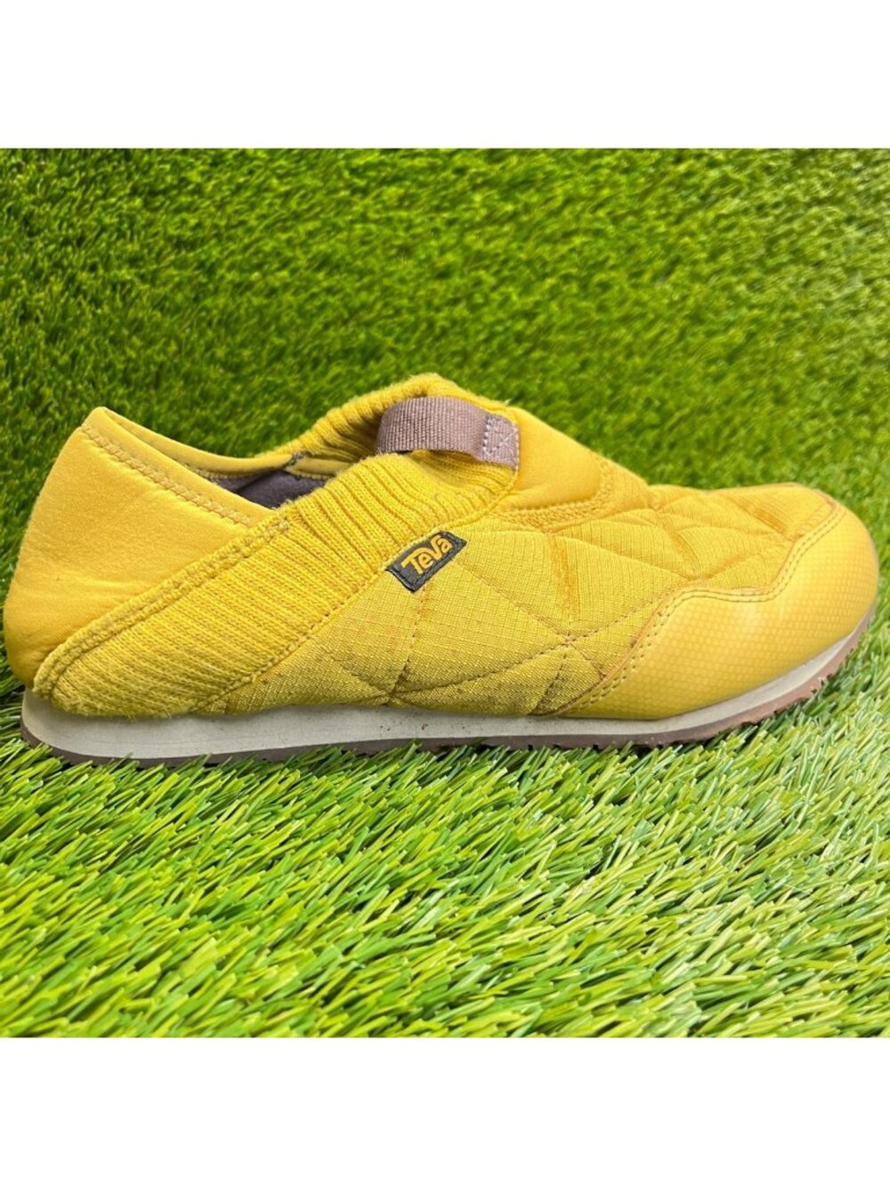 Teva ReEmber Mens Size 8 Yellow Casual Classic Walking Moccasin Slip On Shoes
